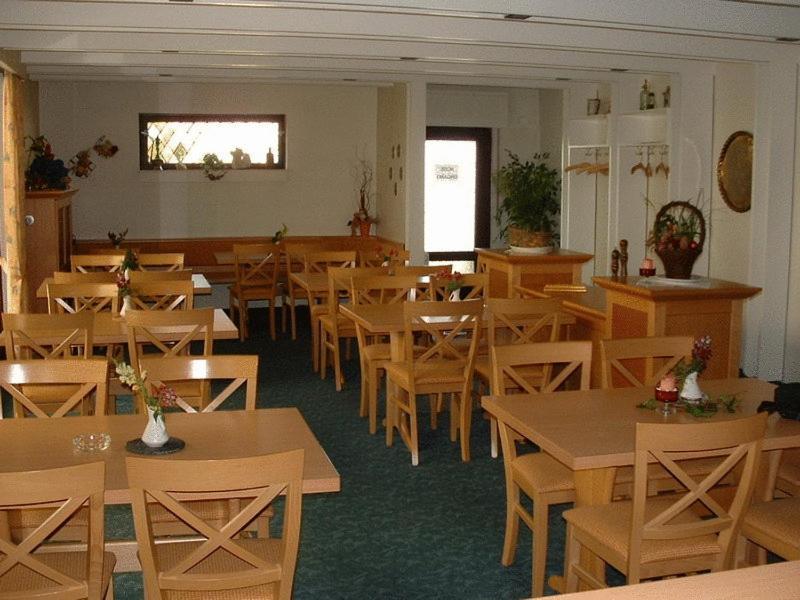 Hotel Koch Maingau オーベルツハウゼン エクステリア 写真
