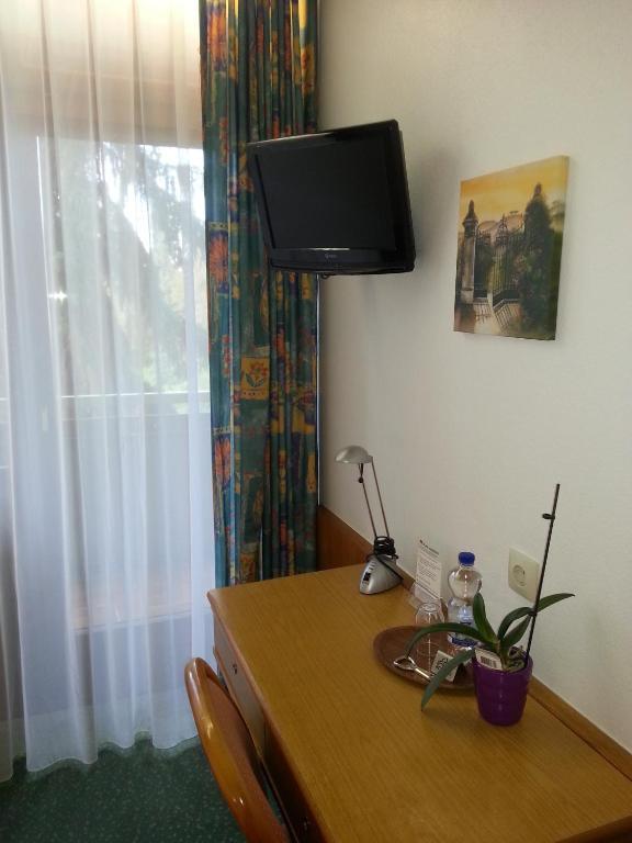 Hotel Koch Maingau オーベルツハウゼン エクステリア 写真